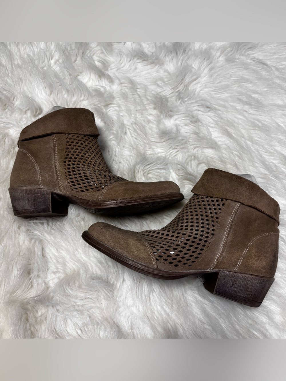 Roan by Bed Stu “Holton” Perforated Tan Leather Ankle Booties size 7